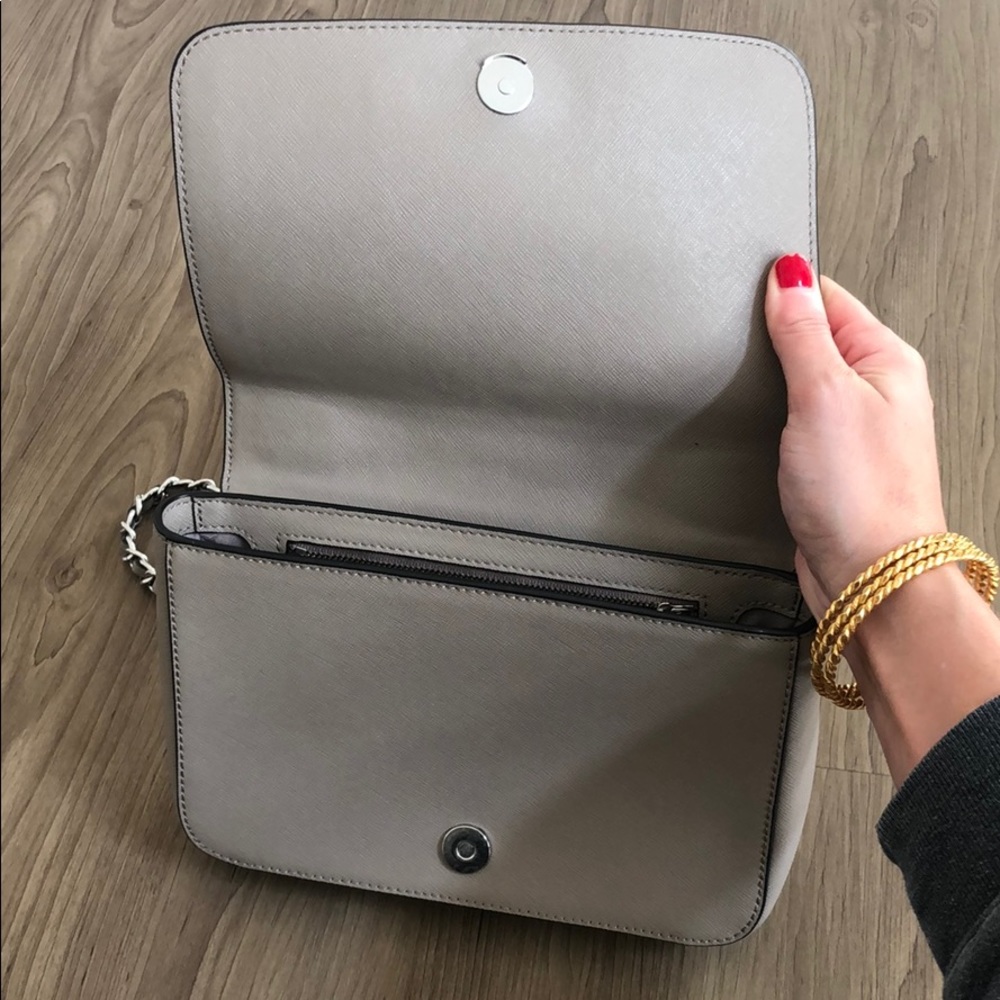 TORY BURCH ROBINSON ADJUSTABLE SHOULDER BAG - Picture 6 of 8